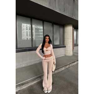 Ensemble de pantalon et veste crème pour femmes - Product Image 2