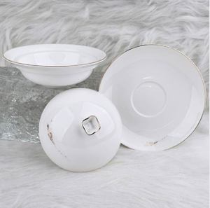 Assiette en porcelaine fine blanche à motif de feuille de chou, bord festonné, assiettes de présentation pour mariage, hôtels et événements - Product Image 6