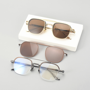 Monturas de <span class=keywords><strong>gafas</strong></span> de titanio ligeras de alta calidad <span class=keywords><strong>para</strong></span> hombre y mujer, monturas de <span class=keywords><strong>gafas</strong></span> de titanio cuadradas, <span class=keywords><strong>gafas</strong></span> con <span class=keywords><strong>Clip</strong></span> de sol magnéticas de lectura personalizada - Product Image 1