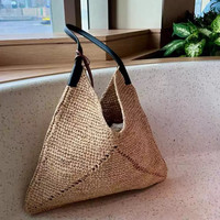 Venta al por mayor de fábrica: Nuevo bolso de rafia tejido a mano, hueco, para vacaciones, playa, grande, triangular, para mujer.