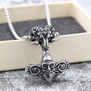 Colgante Nórdico de Acero Inoxidable con Cabeza de Cabra Vikinga y Martillo de Thor, Amuleto Masculino para Uso Diario - Product Image 4