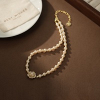 Collier Camélia en Alliage et Faux-Perles pour Femme TANGPEI – Collection Designer « Camélia Pearl Whisper » – Perles Blanches Tendance et Chic – Idéal Cadeau