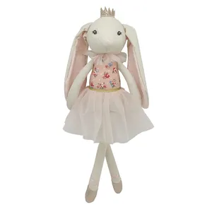 厂家直销毛绒玩具企业需要空罐拥抱芭蕾舞女演员毛绒兔子玩具