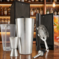 Ensemble de shakers à cocktails Boston 7 pièces en acier inoxydable avec cuillère mélangeuse, passoire et verseur – Accessoires de bar modernes et écologiques