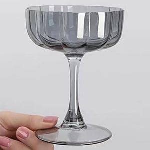 Pétale Rose Forme De Fleur Cristal Verre <span class=keywords><strong>Martini</strong></span> Verre Creative Haute Borosilicate Cocktail Verre De Mariage Vin 200ml Capacité Moderne - Product Image 3