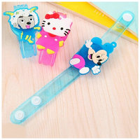 Vente en gros, bande dessinée créative réutilisable, cadeau de fête pour enfants, montre LED lumineuse, Bracelet clignotant, Bracelet lumineux