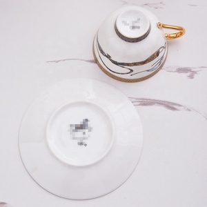 Ensemble de tasses à café en céramique de luxe royal de haute qualité, bordure dorée, design rose britannique, ensemble de 15 pièces pour la réception d'hôtel - Product Image 5