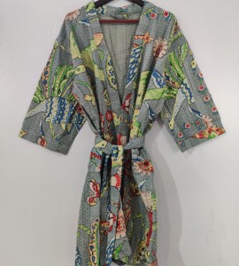 Blazer matelassé unisexe imprimé animal Kantha, fait à la main, avec broderie indienne, long manteau d'hiver XL en coton sans coton - Product Image 1
