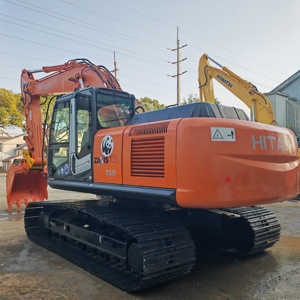 Offre Spéciale : Excavatrice sur Chenilles d'Occasion Hitachi ZX250-3, 25 Tonnes, Modèle ZAXIS d'Origine Japonaise, avec Moteur Diesel Isuzu Fiable - Product Image 4