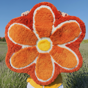 Hermosa alfombra multicolor hecha a mano, tamaño personalizable disponible en rojo y multicolor con patrón abstracto - Product Image 1