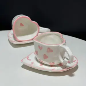 SYL Ins pintados à mão caneca cerâmica criativa em forma de coração alça copo de água bonito rosa cerâmica xícara de café e pires conjunto
