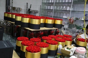 Roses éternelles, 24/lot, fausses fleurs, pour un mariage, pour l'éternité, avec tige et arôme - Product Image 6