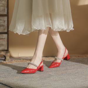 Sandalias elegantes de tacón alto con punta cuadrada y tacón grueso, cubiertas de cuero rojo, cómodas y antideslizantes. - Product Image 2