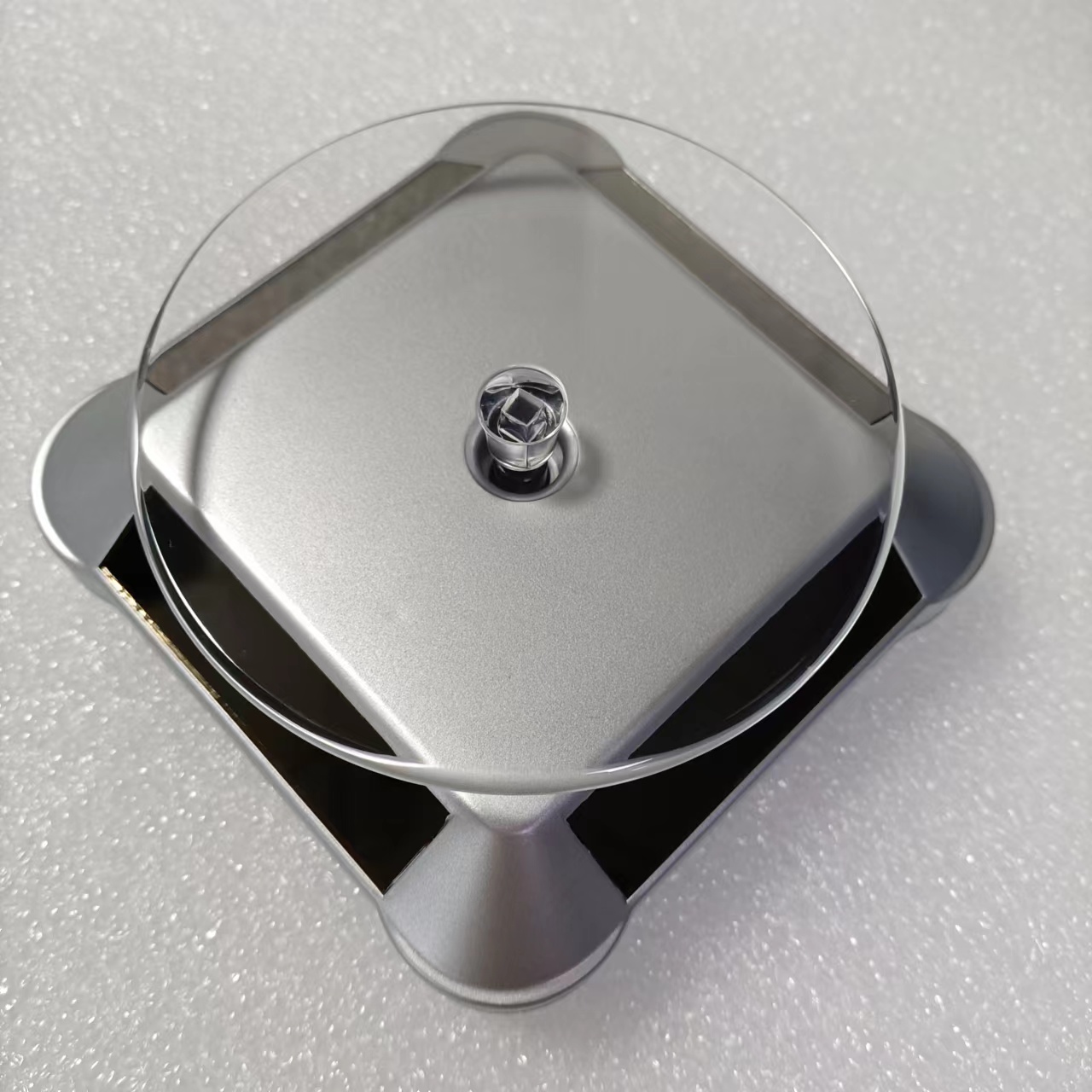 ソーラーフィギュアディスプレイスタンド 20個セット シルバー ゴールド 360度ソーラーショーケースターンテーブル回転ディスプレイ