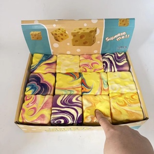 Juguete de Espuma Blanda Tipo Mantequilla, Paquete de 12, Bloques Antiestrés de Levantamiento Lento Estilo Queso para Venta al por Menor, Regalos y Exhibición - Product Image 2