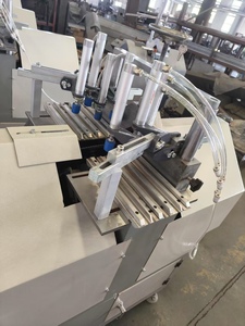 Machine à découper les colonnes en aluminium UPVC YBKE, moteur 12KW, 220V/380V, facile à utiliser pour la transformation des profilés de portes et de fenêtres en PVC - Product Image 4