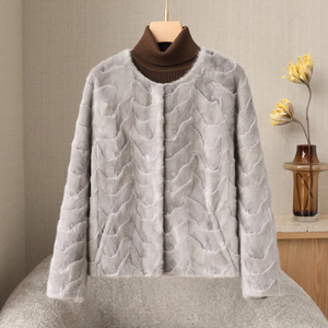 Cappotto Corto di Lusso in Vera Pelliccia di <span class=keywords><strong>Visone</strong></span> per <span class=keywords><strong>Donna</strong></span>, Traspirante ed Ecologico, Design Italiano Grigio, Vendita Diretta dalla Fabbrica - Product Image 2