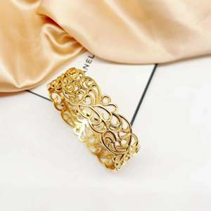 กำไลข้อมือดีไซน์หรูหรา ชุบทอง PVD ผลิตจากสแตนเลสสตีล 316L สำหรับผู้หญิง - Product Image 1