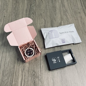 Caja de Envío de Lujo Rosa con Logotipo Dorado Impreso, Caja de Cartón Corrugado Personalizada para Extensiones de Cabello, Cosméticos y Otros Productos - Product Image 6