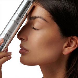 SUERUM 3D Sérum Facial - Vegano, No Testeado en Animales, Dermatológicamente Probado, 50mL, Envase Airless - Product Image 1