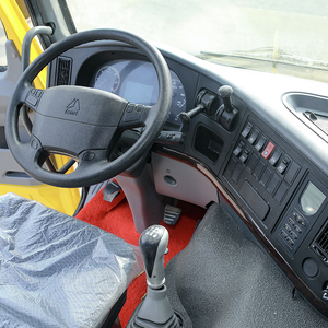 Camion tracteur SINOTRUK HOWO <span class=keywords><strong>MAX</strong></span> 6x4 d'occasion pour les acheteurs d'Amérique du Sud, réservoir de carburant de 400-500 L, camion lourd de transport principal - Product Image 4