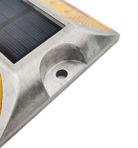 Luz de Advertencia Solar LED para Carreteras, Alta Visibilidad, Iluminación Estable de Larga Duración para Marcado de Bordes de Carreteras Rurales - Product Image 4