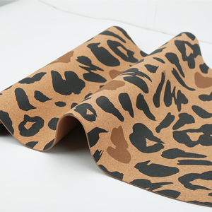 Tapete de Yoga Premium Reversible de Látex Natural y Corcho Personalizado con Estampado y Bolsa - Product Image 3