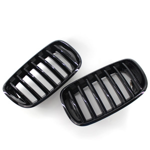 กระจังหน้ารถ BMW X5 E70 ทำจากพลาสติก ABS ปี 2007-2013  ตกแต่งด้วยหนัง - Product Image 1