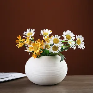 Creative Handmade Brushed Ceramic Vase Elegant Plain White Ceramic Dried Flowers Home Restaurant Hotel Decoration