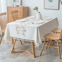 Nappe à pompon brodée de style chinois moderne nouveau tissu tissé floral pour les tables basses décoratives pour la maison moderne