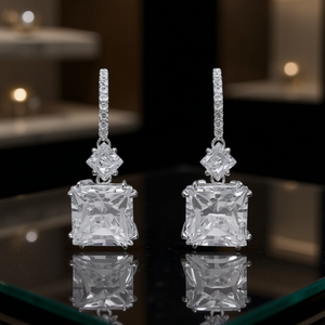 Orecchini Pendenti in Cristallo Oro Bianco, Argento 925 Placcato Rodio, Montatura Geometrica a Griffe, Gioielli Classici da Sposa per Donna - Product Image 2