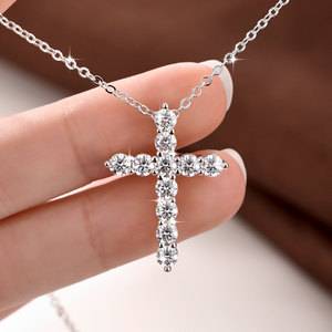 Collar con Colgante de Cruz de Moissanita de 2.2ct, Color D, Certificado GRA, VVS1, Cobre con Baño de Oro de 14K, Joyería Religiosa para Venta al Por Mayor - Product Image 5