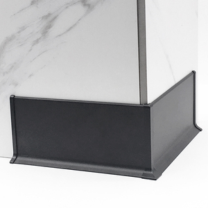 Battiscopa in Lega di Alluminio <span class=keywords><strong>Nero</strong></span> Spazzolato - Base Ecologica e Resistente per <span class=keywords><strong>Cucina</strong></span> e Soggiorno, Arredamento Moderno Industriale - Product Image 4