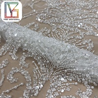 Tissu de dentelle de luxe français blanc brodé de perles et de sequins, tulle de mariage avec perles et dentelle perlée