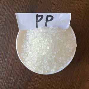 Granulés de polypropylène PP J-580S de qualité supérieure pour le moulage par injection, matière première plastique PP pour contenants alimentaires - Product Image 1