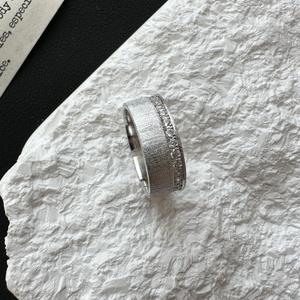 Bague en argent pur S925 brossé italien avec incrustation de diamants sur une large surface, style antique français simple et luxueux, bagues de mode en gros - Product Image 5
