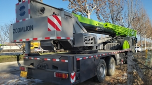 مبيعات المصنع مباشرة Zoomlion ZTC300V <span class=keywords><strong>30</strong></span> طن رافعة شاحنة جميع التضاريس رافعة شاحنة مستعملة - Product Image 4