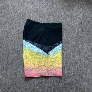 Shorts de sport pour hommes imprimés personnalisés tendance, séchage rapide avec doublure en mesh pour la plage et la salle de sport - Product Image 5