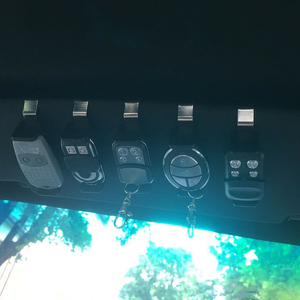 Universal Car Sun Visor Clip Chủ Núi Stand cho 47-68mm Geage cửa cổng điều khiển Từ Xa - Product Image 2