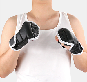 Guantes de boxeo para hombres y mujeres con protección engrosada para los nudillos. - Product Image 3