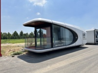 Villas de luxe modernes en acier respirant, conteneurs préfabriqués en forme de capsule spatiale pour hôtels, camping et appartements de vacances en plein air