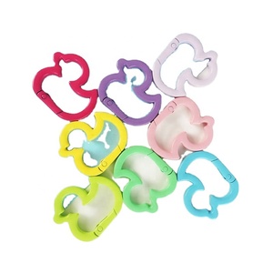 Porte-clés mignon en alliage en forme de <span class=keywords><strong>canard</strong></span> Hong Tu avec impression numérique et design léger pour le bricolage - Product Image 2