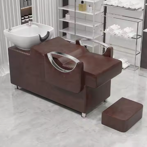 Unidad de lavado de cabello para salón de belleza con lavacabezas inclinable de cerámica y asiento ajustable - Product Image 4