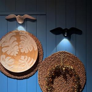 Lámpara con Sensor de Movimiento Seagull, Lámpara LED Recargable para Pasillos, Escaleras y Entradas, Lámpara de Noche Decorativa para Interiores y Exteriores, Lámpara Ambiental de Pared - Product Image 1