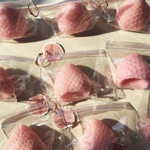 ソフトシリコンストロベリースクイーズおもちゃ面白いフルーツ形状のニードレリーフ教育用トップタバレリーフPVC素材 - Product Image 3