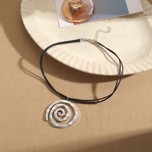 Collar tejido moda Vintage perla espiral redondo marca aleación colgante collar para mujer Uionen 1448 - Product Image 3