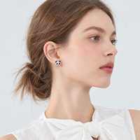 KAVNAR Boucles d'oreilles Panda personnalisées en Cristal Zircon Email, Laiton Plaqué Or Blanc avec Tige Argent 925 Fabricant Bi