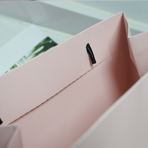 <span class=keywords><strong>2025</strong></span> mới niêm yết tùy chỉnh kích thước màu hồng màu vàng lá Quà Tặng mua sắm túi giấy Bao bì với dây ruy băng - Product Image 6