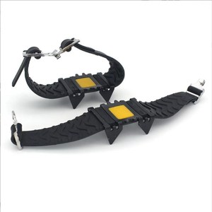 <span class=keywords><strong>Crampons</strong></span> d'escalade pliables robustes à 4 pointes en acier au manganèse avec revêtement antidérapant pour la marche sur glace et <span class=keywords><strong>sac</strong></span> de transport portable - Product Image 5