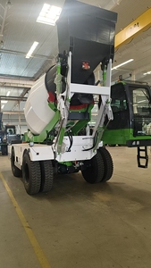 Mini camion malaxeur à béton autochargeur avec moteur et pompe à haute capacité de charge - Product Image 3